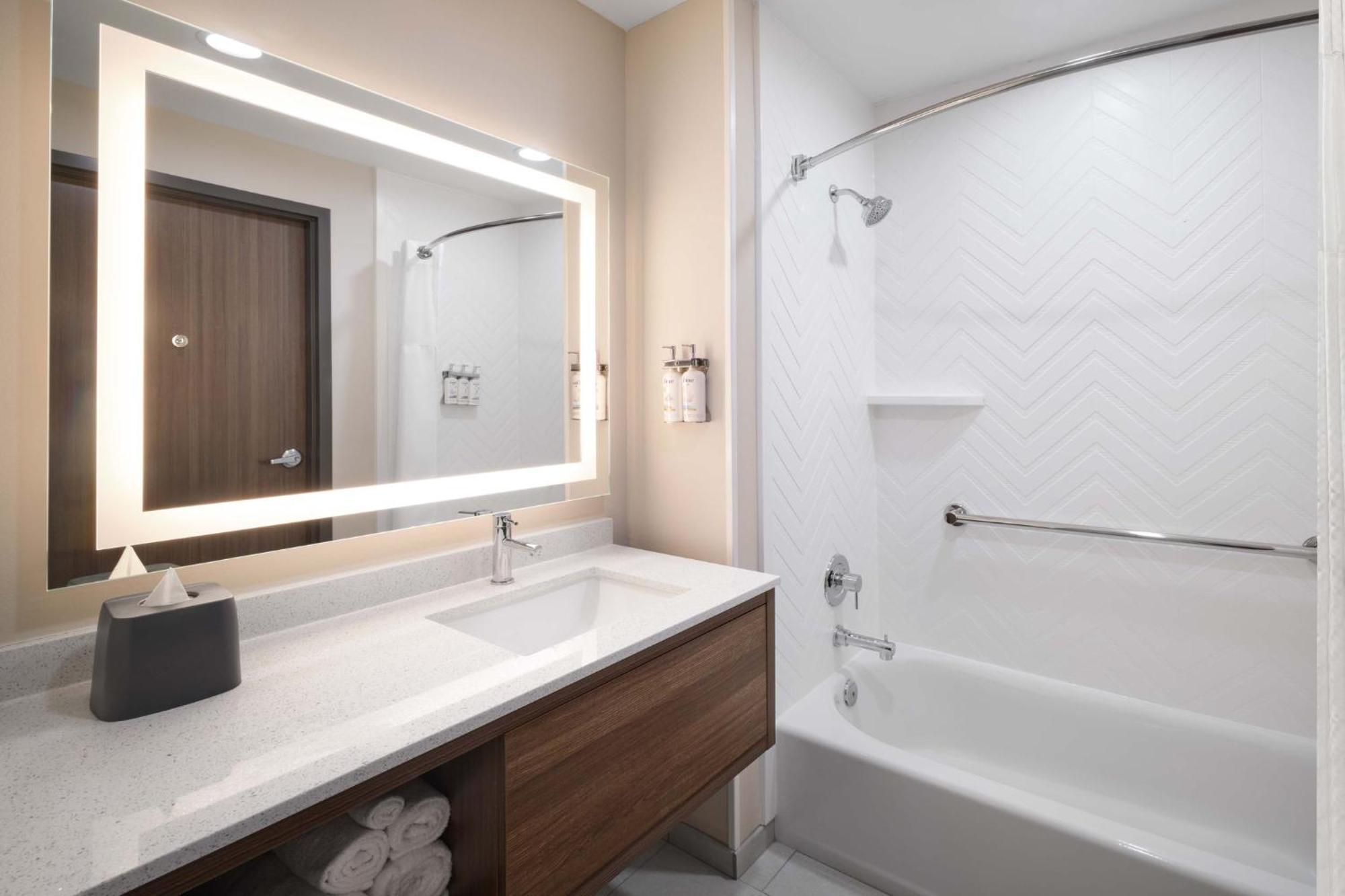 Montgomery South Airport By Ihg Hotel 3*